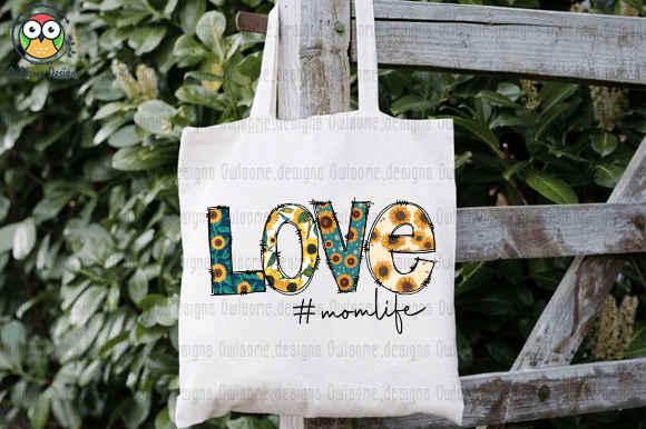 Love momlife t-shirt design