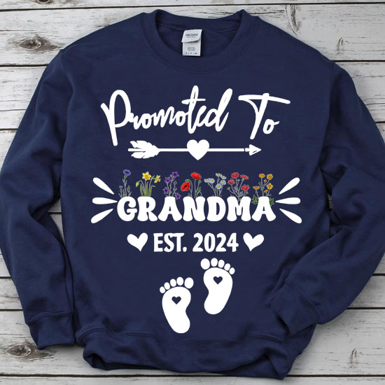 Promoted To Grandma Est 2024 New Grandma Women Grandmother T-Shirt LTSP